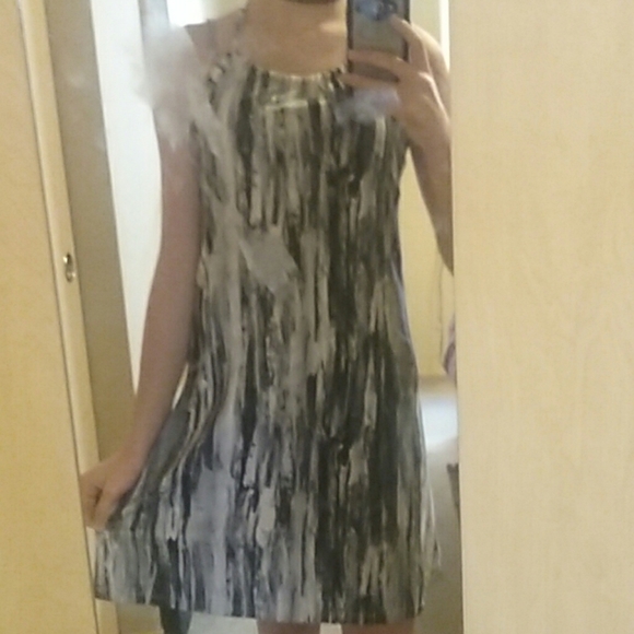 Dress - Picture 5 of 6